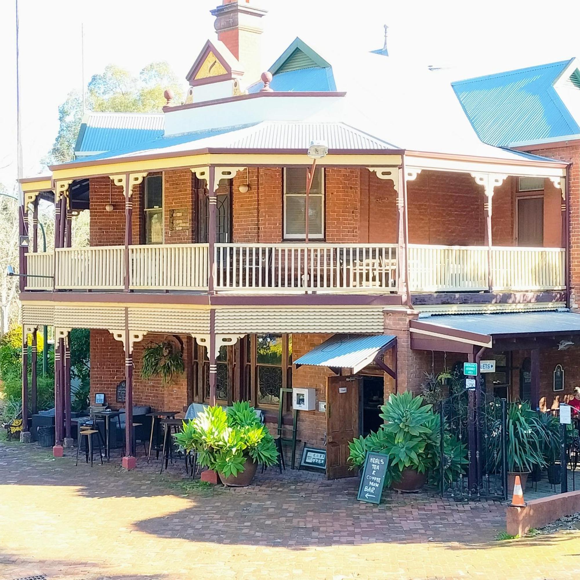 Mundaring Weir Hotel Exterior photo